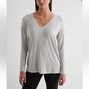 Express Heather grey Supersoft Relaxed V-Neck Long Sleeve Tee NEW size small